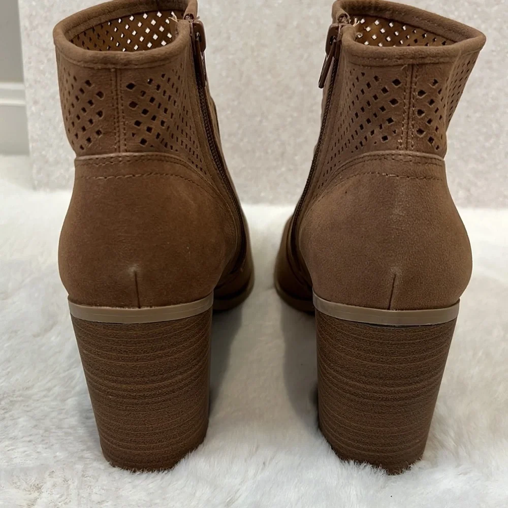 Short brown boot with cutout detail faux suede with zipper side Size 10